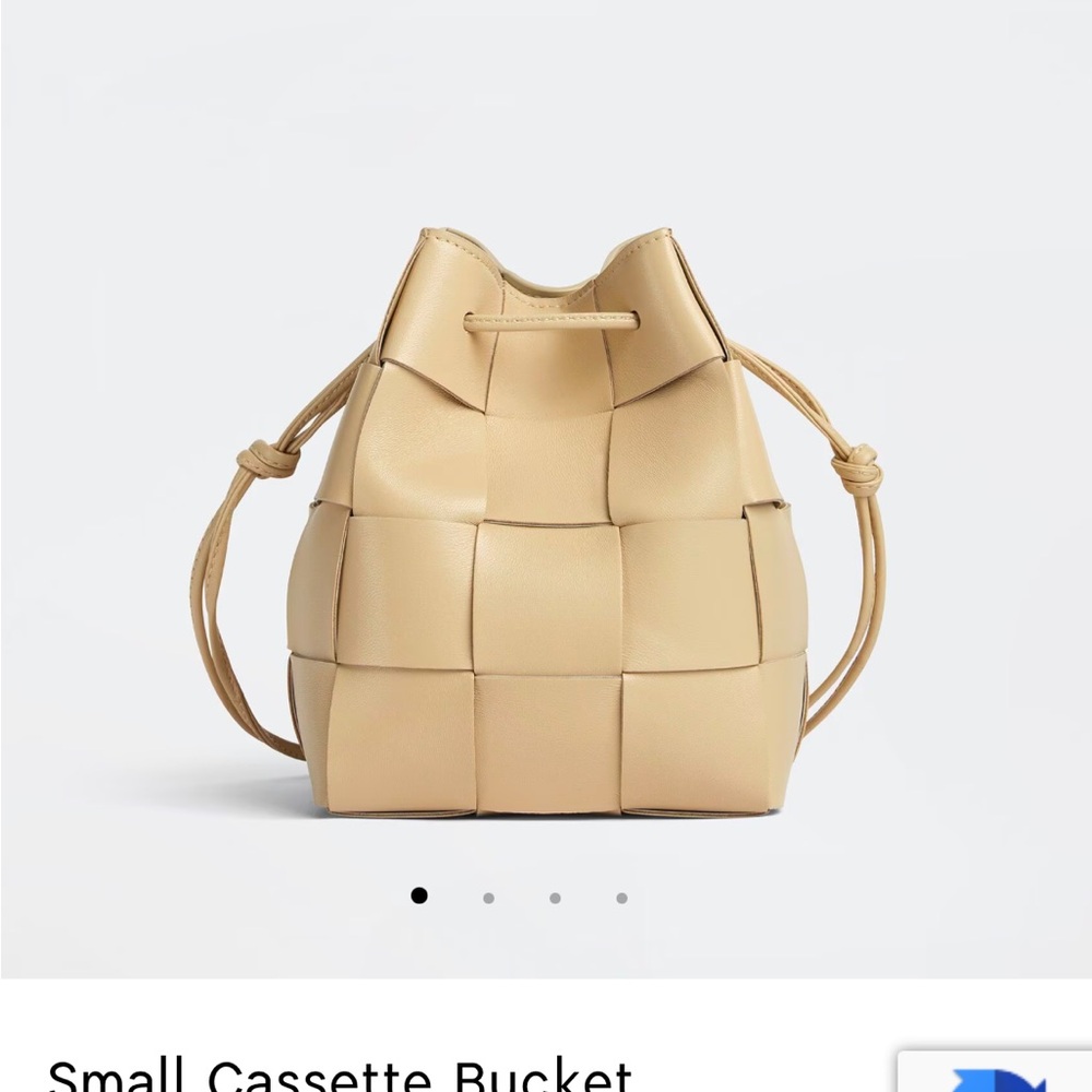 NWOT 100% Authentic Bottega Veneta small cassette bag in “porridge”
